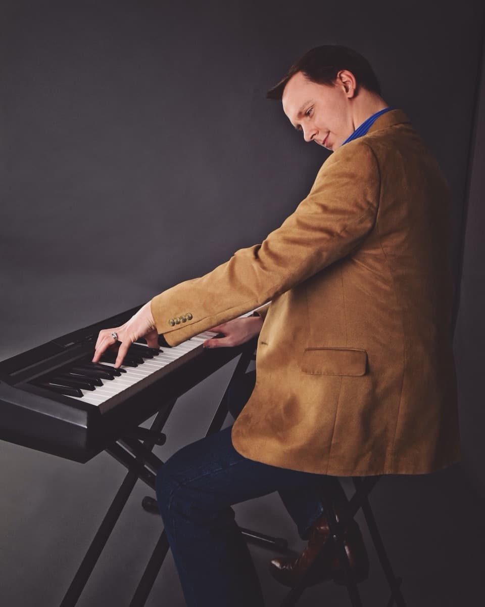 Stephen Forester at the piano